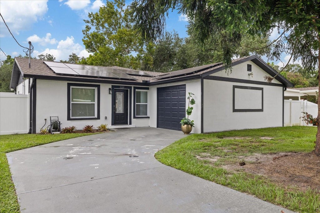 Photo of 3209 E Hanna Avenue, Tampa, FL 33610 (MLS # TB8535966)