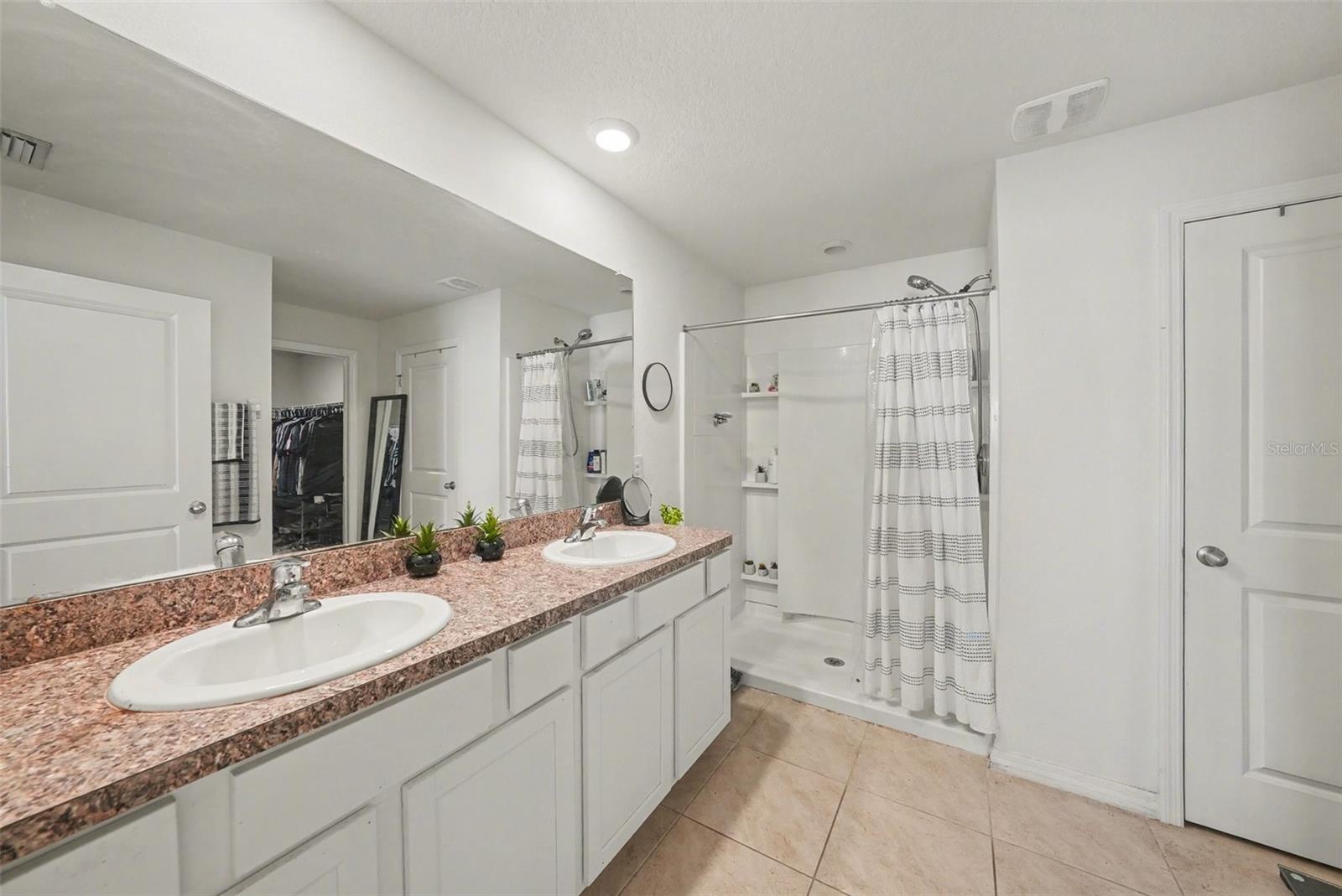 ZEPHYR LAKES SUB - Residential