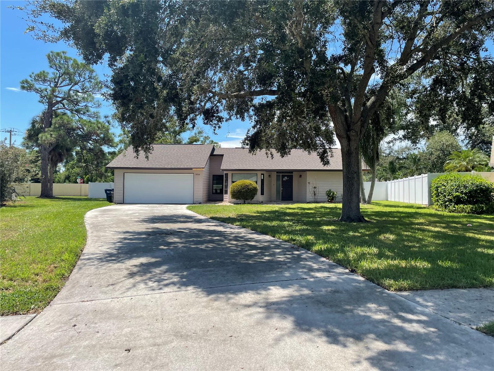 MANATEE OAKS - Residential