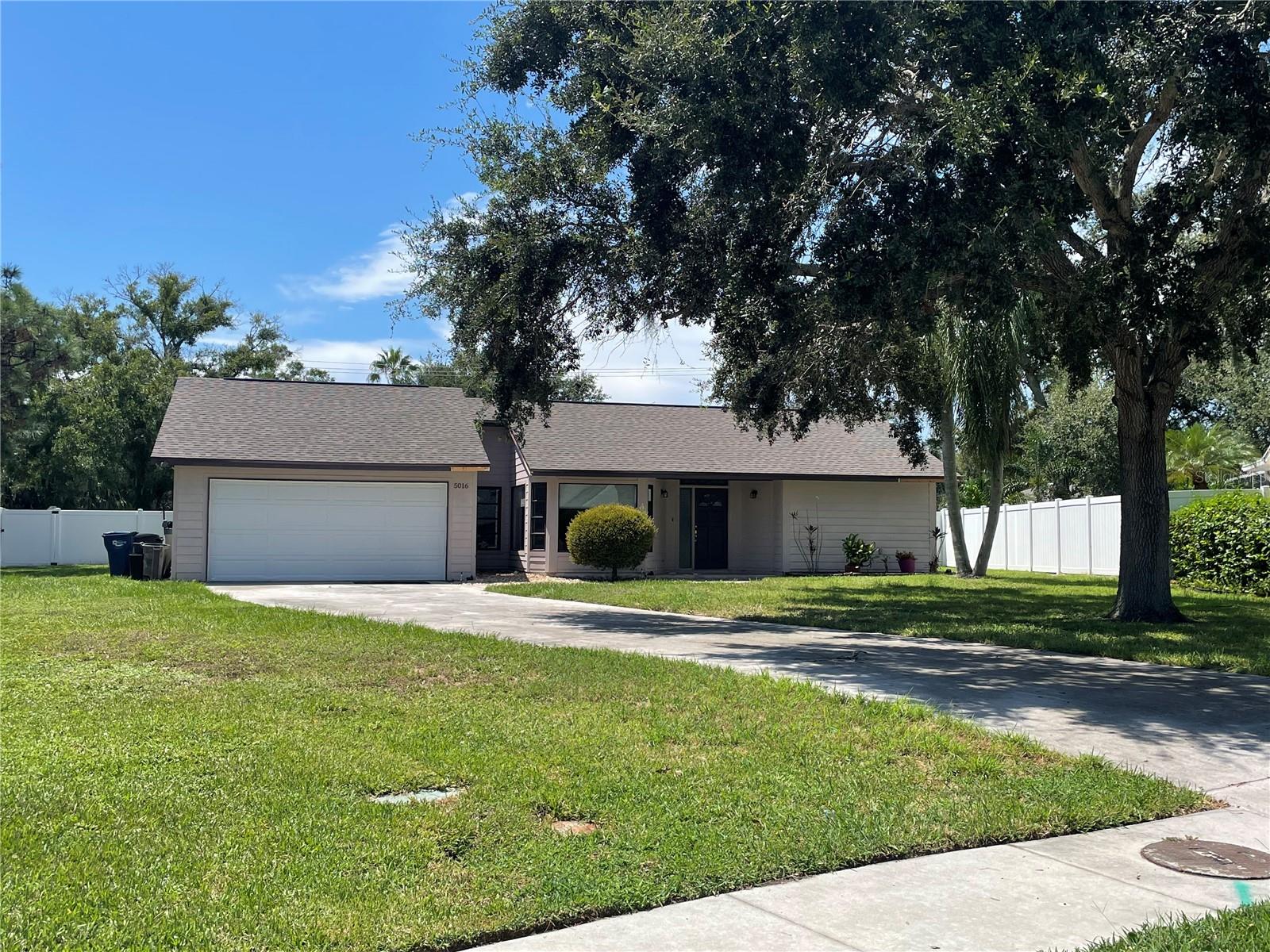 MANATEE OAKS - Residential
