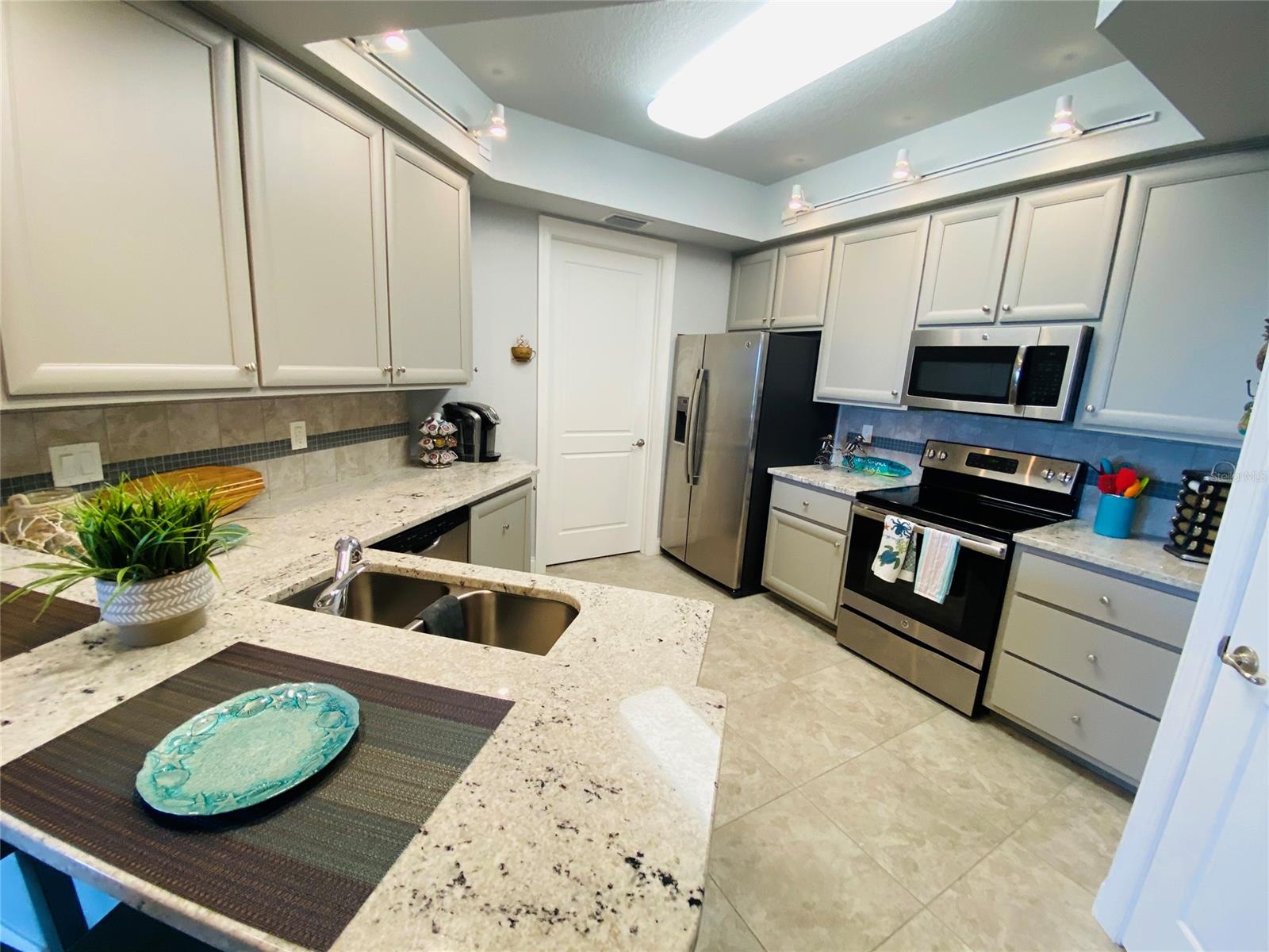 Riverwalk/Coronado Island Bldg - Residential