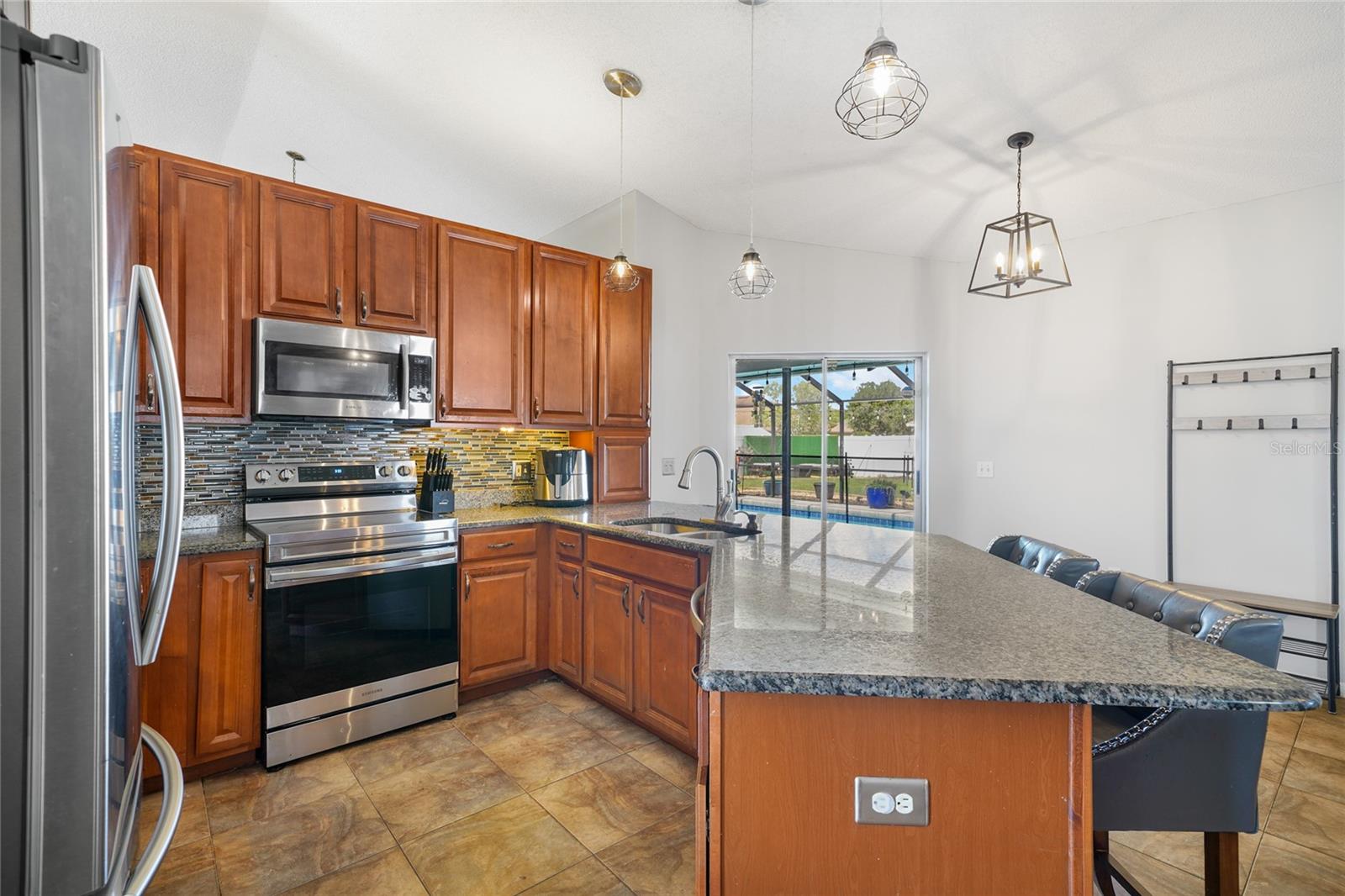 HAMPTON CHASE - Residential