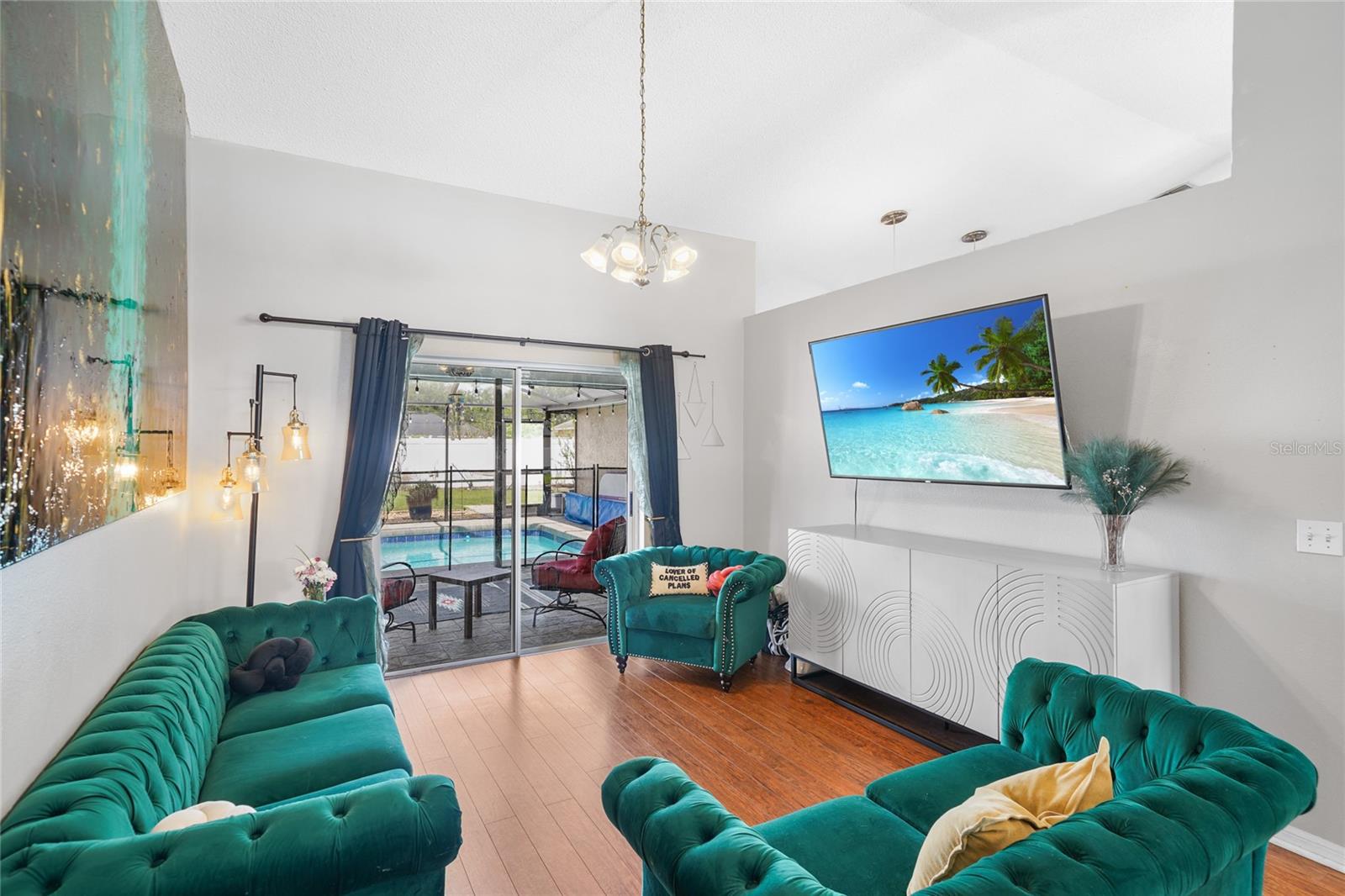 HAMPTON CHASE - Residential