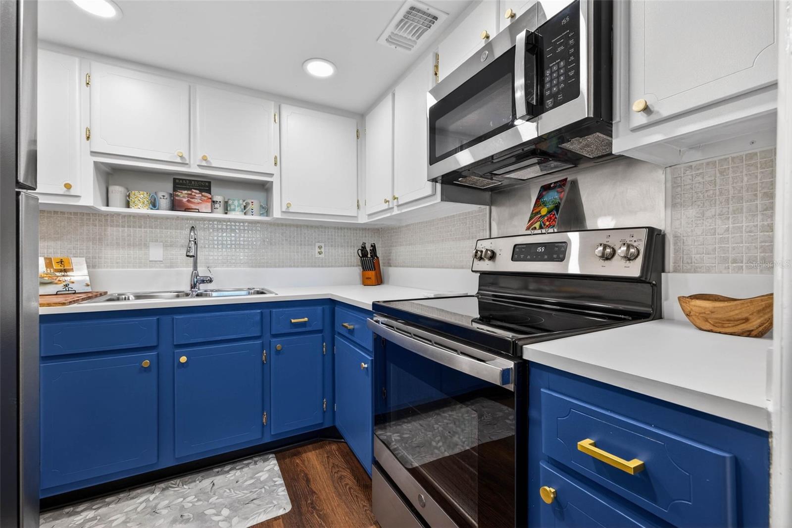 WINSTON GATEWAY ASSOC INC CONDO - Residential