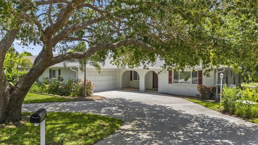 ANNUAL/SEASONAL FURNISHED RENTAL Sarasota Mainland - 2 miles to Siesta Key. Wow! Fantastic south Sarasota location 4 bedroom, 2 1/2 bath home sleeps 12. Minutes from the #1 Beach in the US, Siesta Key! No traffic jams here at this west of Trail waterfront home. Kayak and paddle board through Metheny Creek that leads to the Gulf of Mexico via the Intracoastal Waterway. Power boats OK during high tide. 600 yards to the Bay - no bridges. Enjoy living in this small enclave of homeowners fortunate enough to live so close to Sarasota's waterways. You will be spending all your time outdoors in this beautiful, peaceful setting among the Mangroves enjoying the private backyard with boat dock, heated pool, screened in lanai, and fenced back yard. This area is home to Manatees, sea birds, cranes, egrets and more. So much to explore as you paddle through the waterways in your kayak.  No pets.