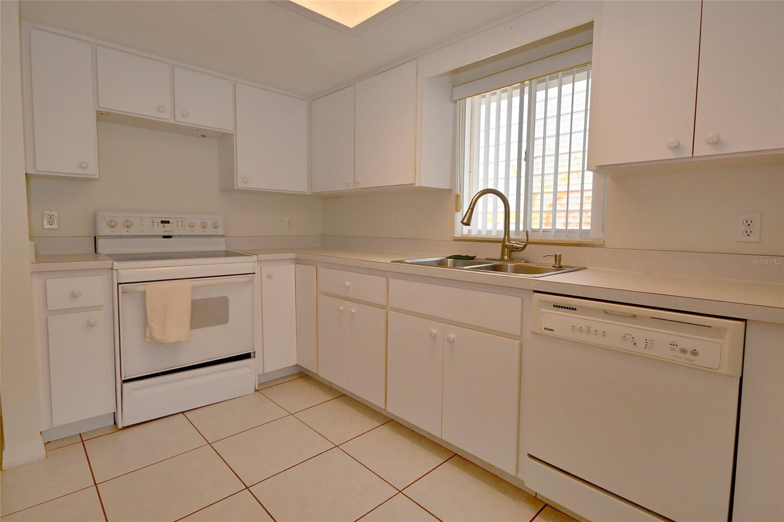 Florida Shores 01 - Residential