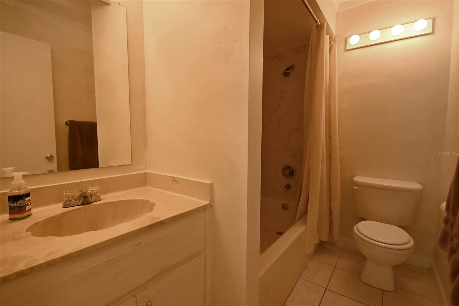 Florida Shores 01 - Residential