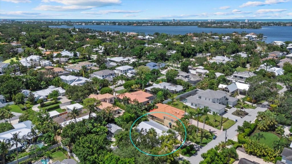 Photo of 1600 Kenilworth Street, Sarasota, FL 34231 (MLS # A4661230)