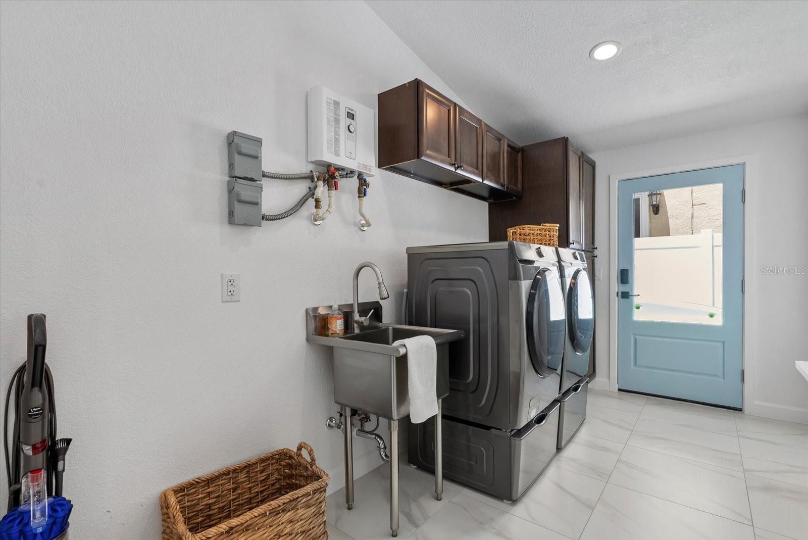 JOHNSON ESTATES - Residential