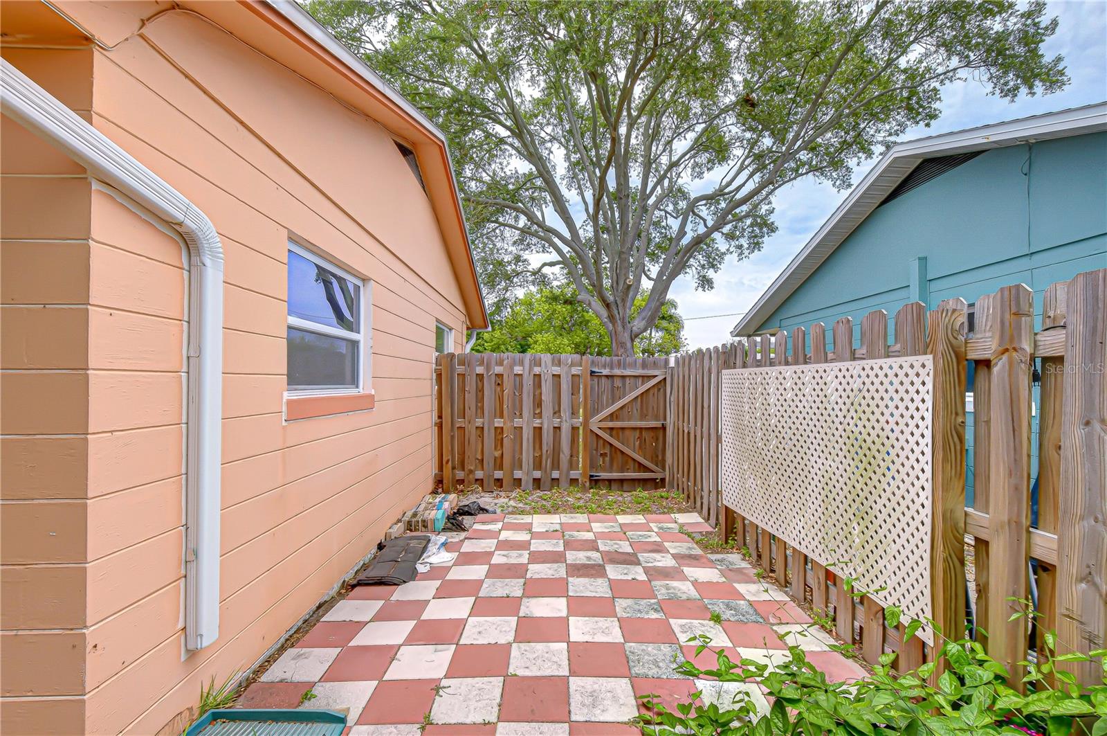 SUNNY MEAD HEIGHTS - Residential
