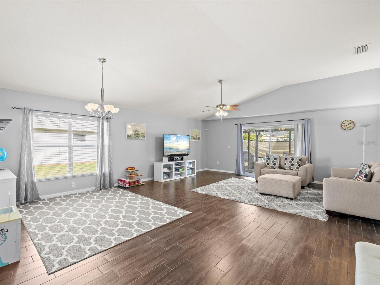 PINE RIDGE AT SUGAR CREEK PH 01 - Residential