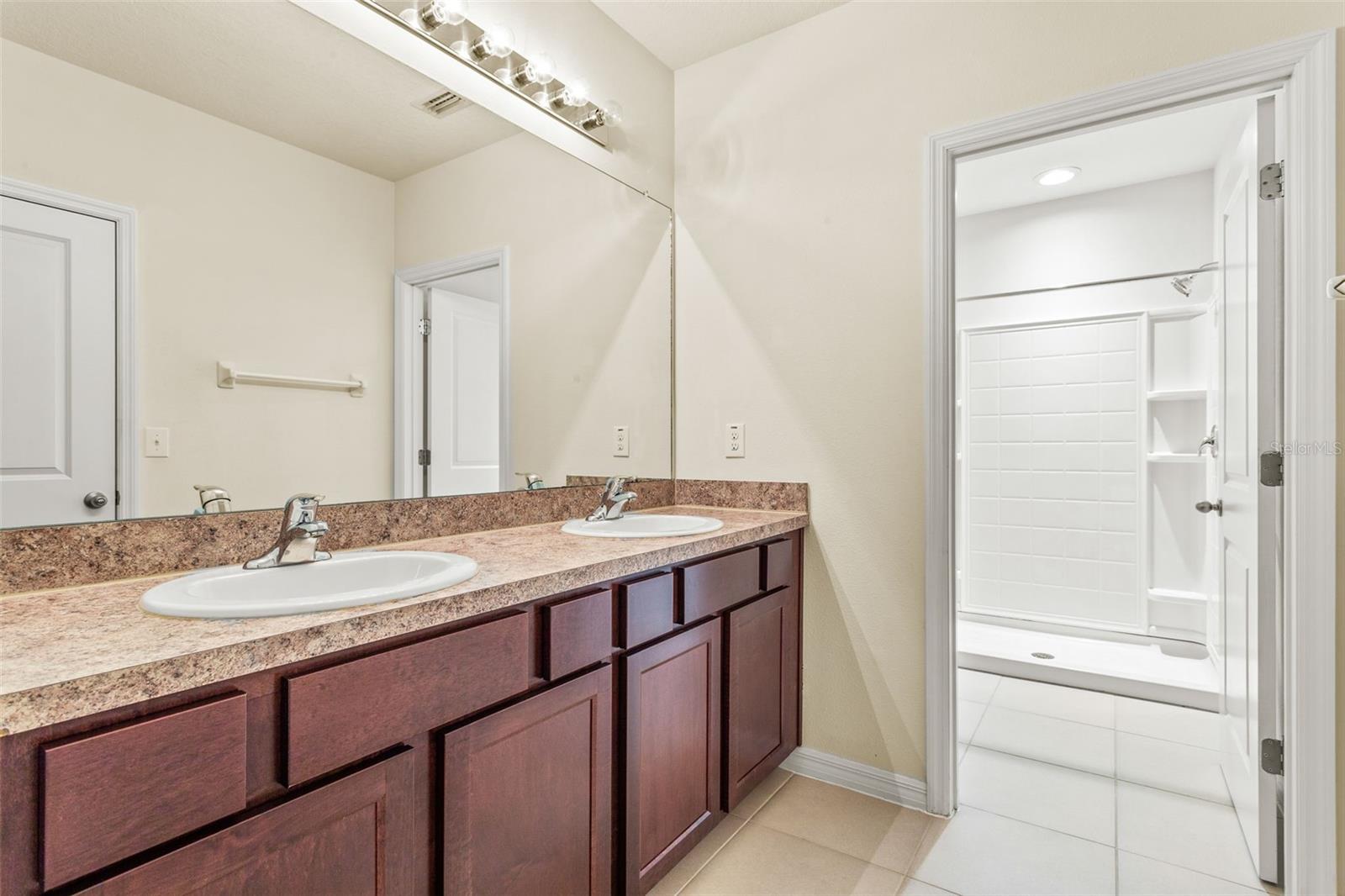 EAGLE PALM PH 4B - Residential Lease