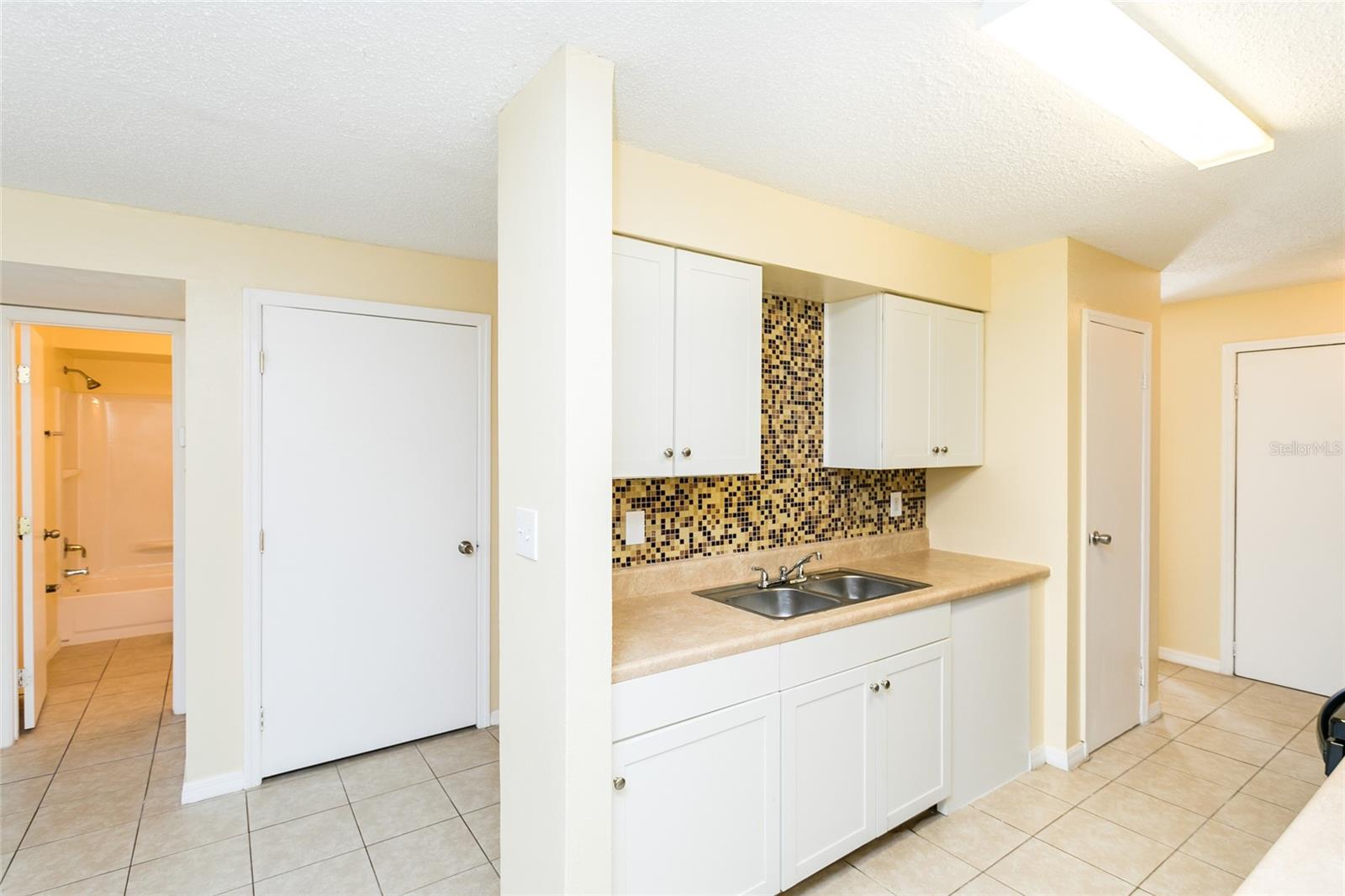 BVL UNIT 1 - Residential Lease