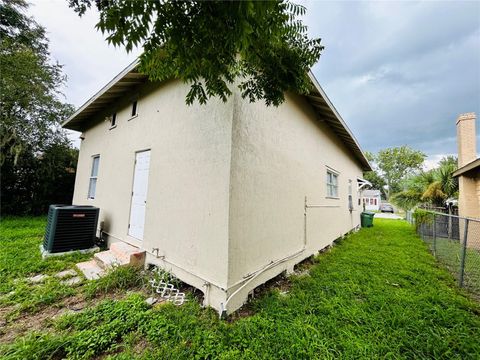 A home in WINTER HAVEN