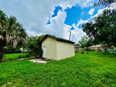 A home in WINTER HAVEN