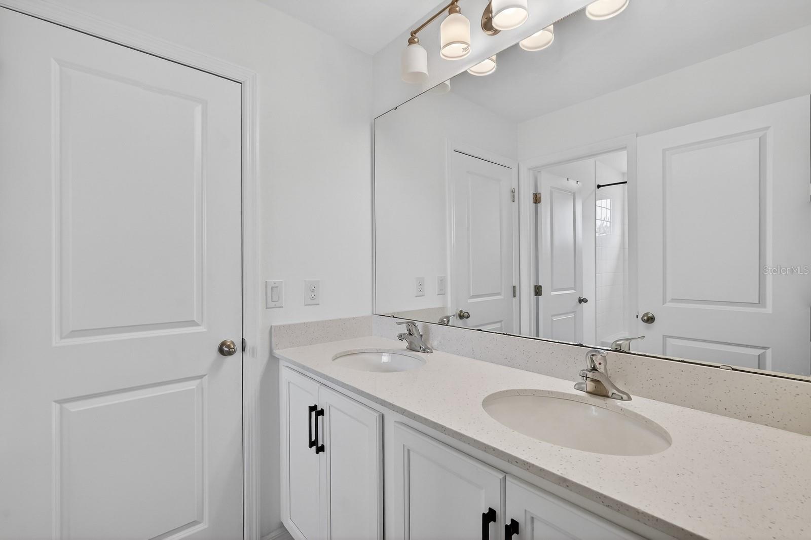 HAMPTON OAKS - Residential