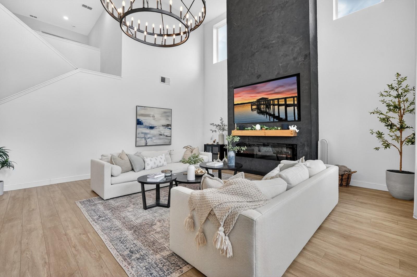 HAMPTON OAKS - Residential