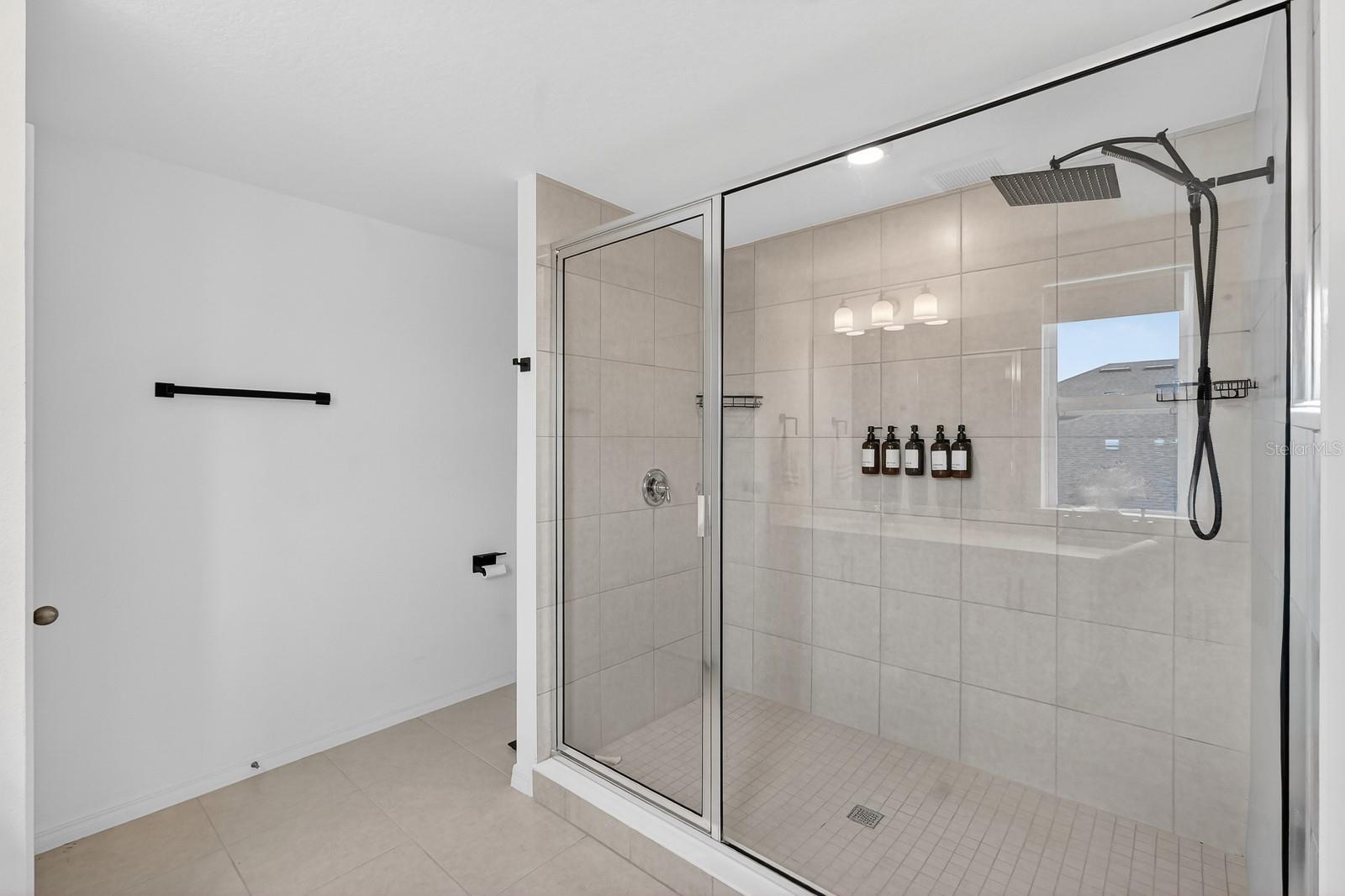 HAMPTON OAKS - Residential