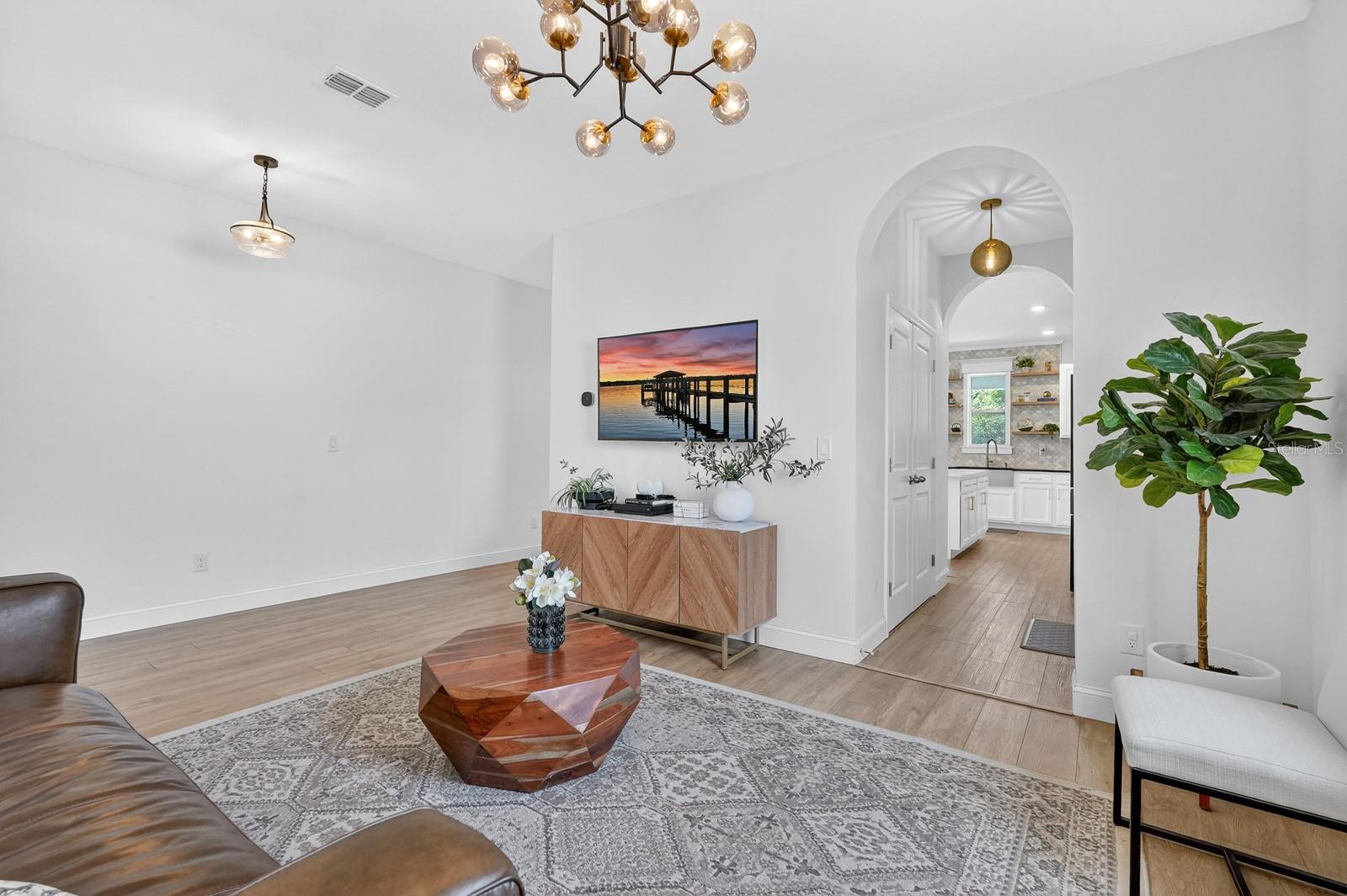 HAMPTON OAKS - Residential