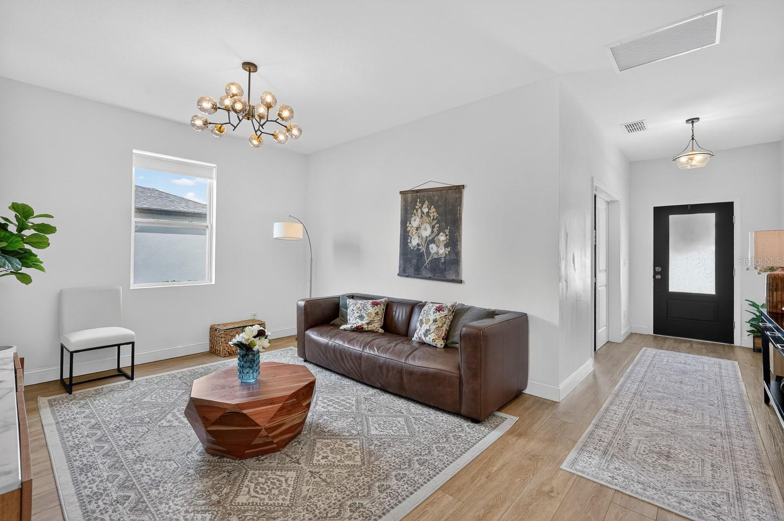 HAMPTON OAKS - Residential