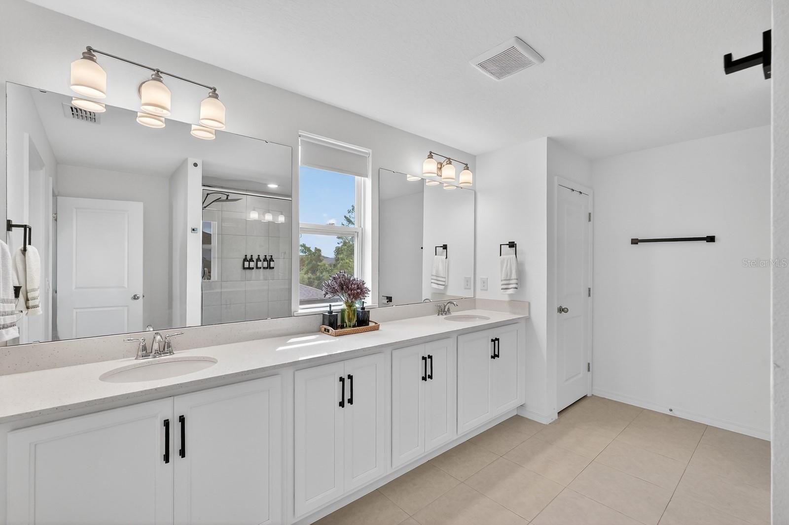 HAMPTON OAKS - Residential