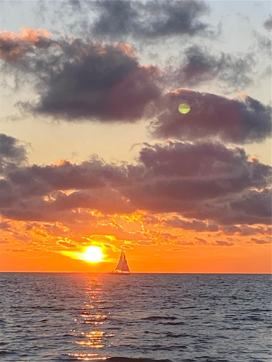 ULTIMAR TWO CONDO - Residential