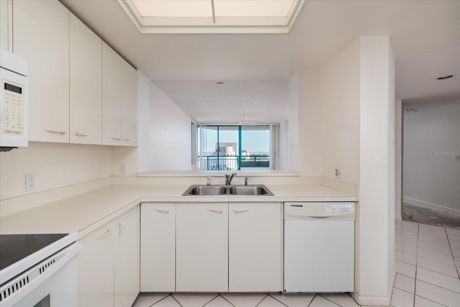 ULTIMAR TWO CONDO - Residential