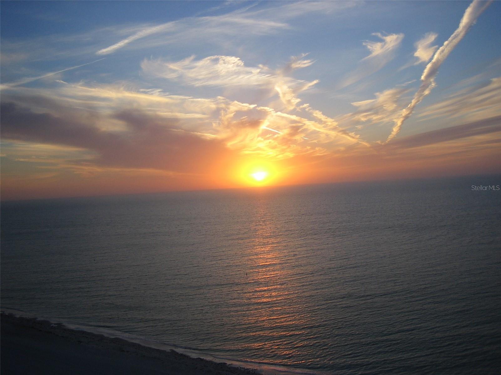 ULTIMAR TWO CONDO - Residential