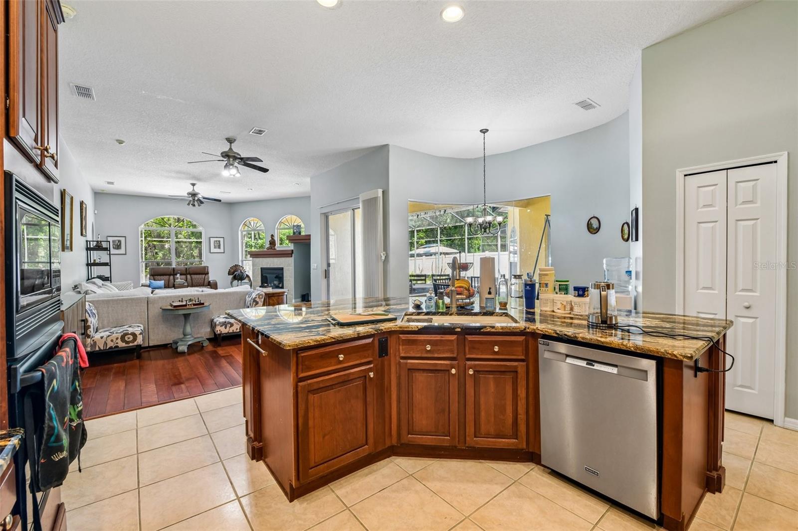 CHAPMAN LAKES PH 4 - Residential