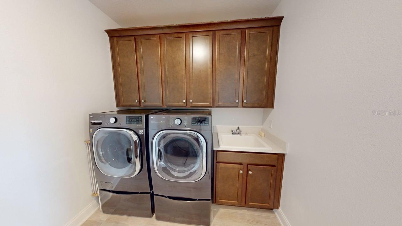 SANCTUARY/TWIN WATERS - Residential