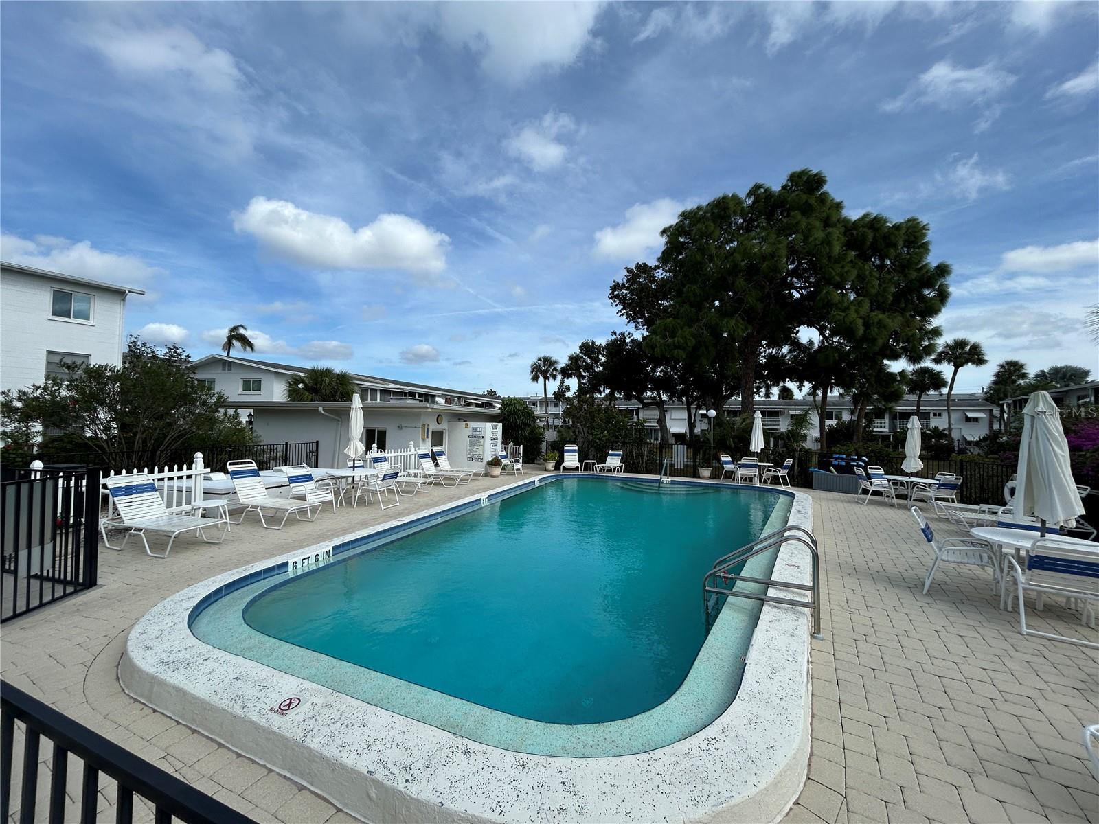 BAYSHORE GARDENS APTS 5 - Residential