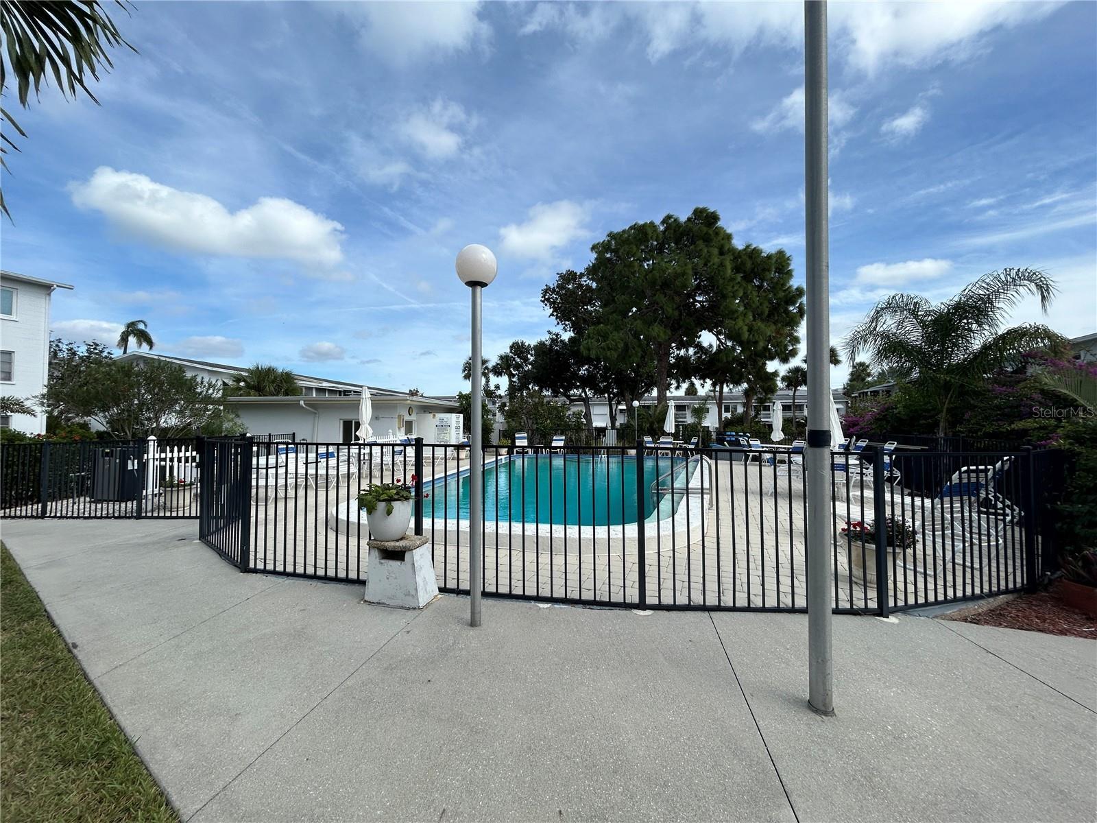 BAYSHORE GARDENS APTS 5 - Residential