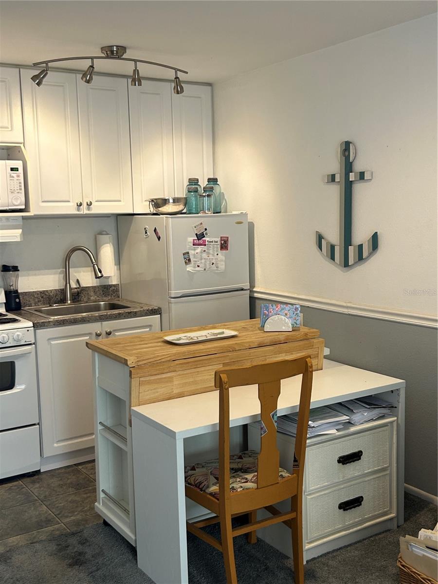 BAYSHORE GARDENS APTS 5 - Residential