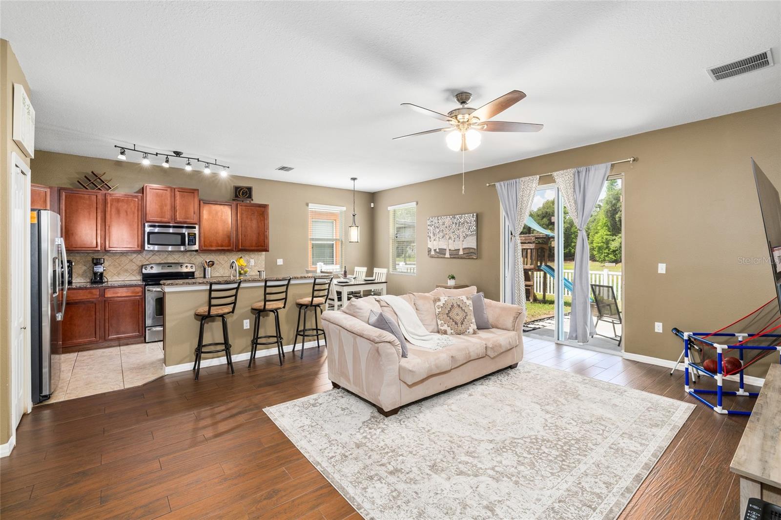 8515 TIDAL BREEZE DRIVE
