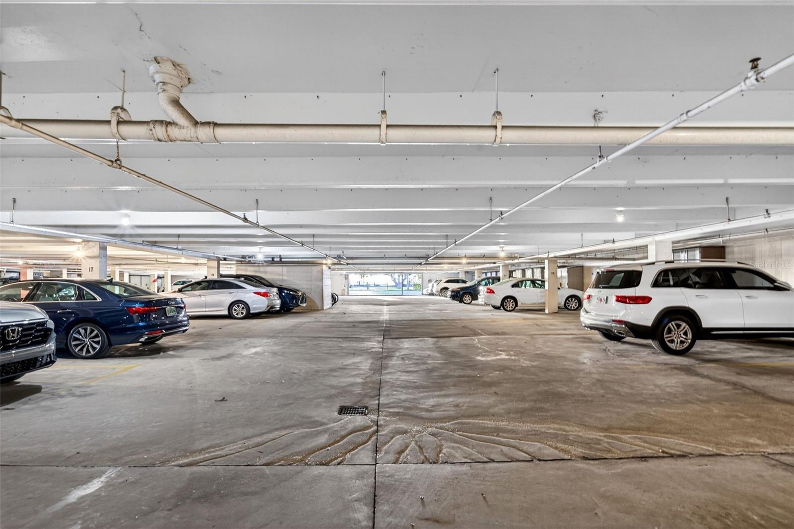 EMBASSY HOUSE - Residential