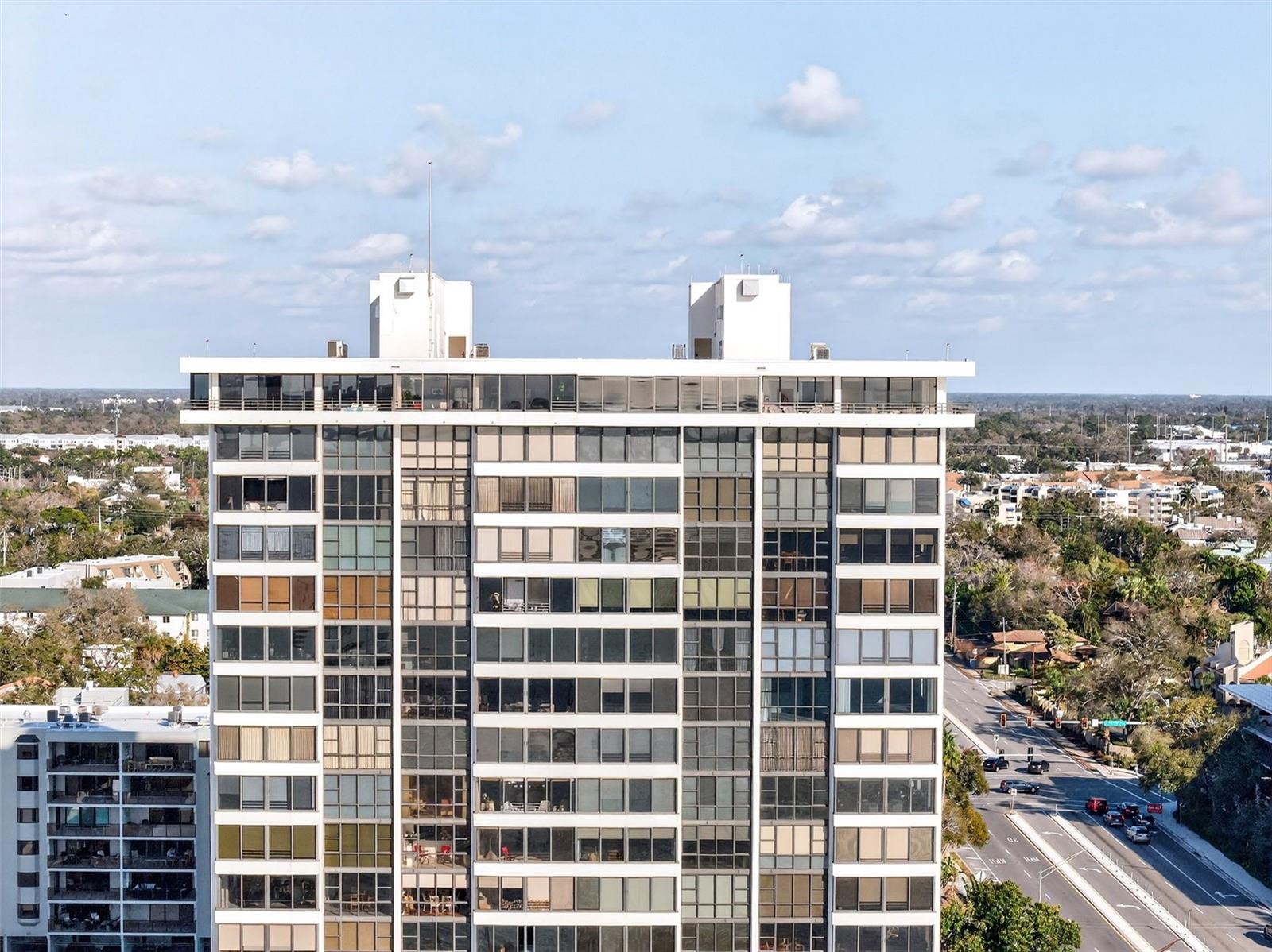 EMBASSY HOUSE - Residential