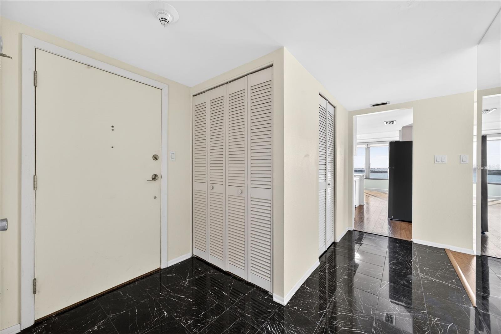 EMBASSY HOUSE - Residential