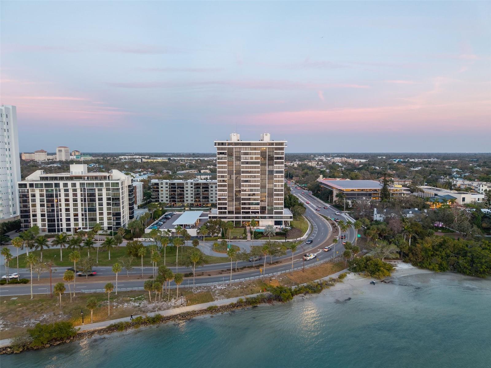 EMBASSY HOUSE - Residential