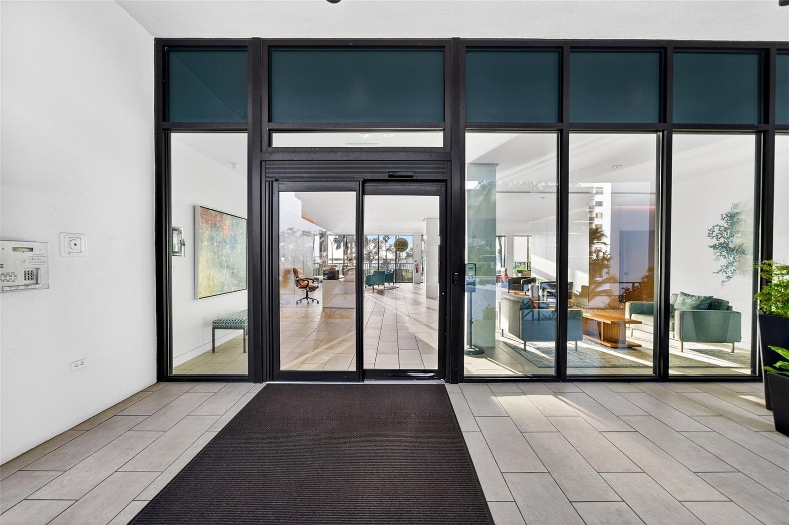 EMBASSY HOUSE - Residential