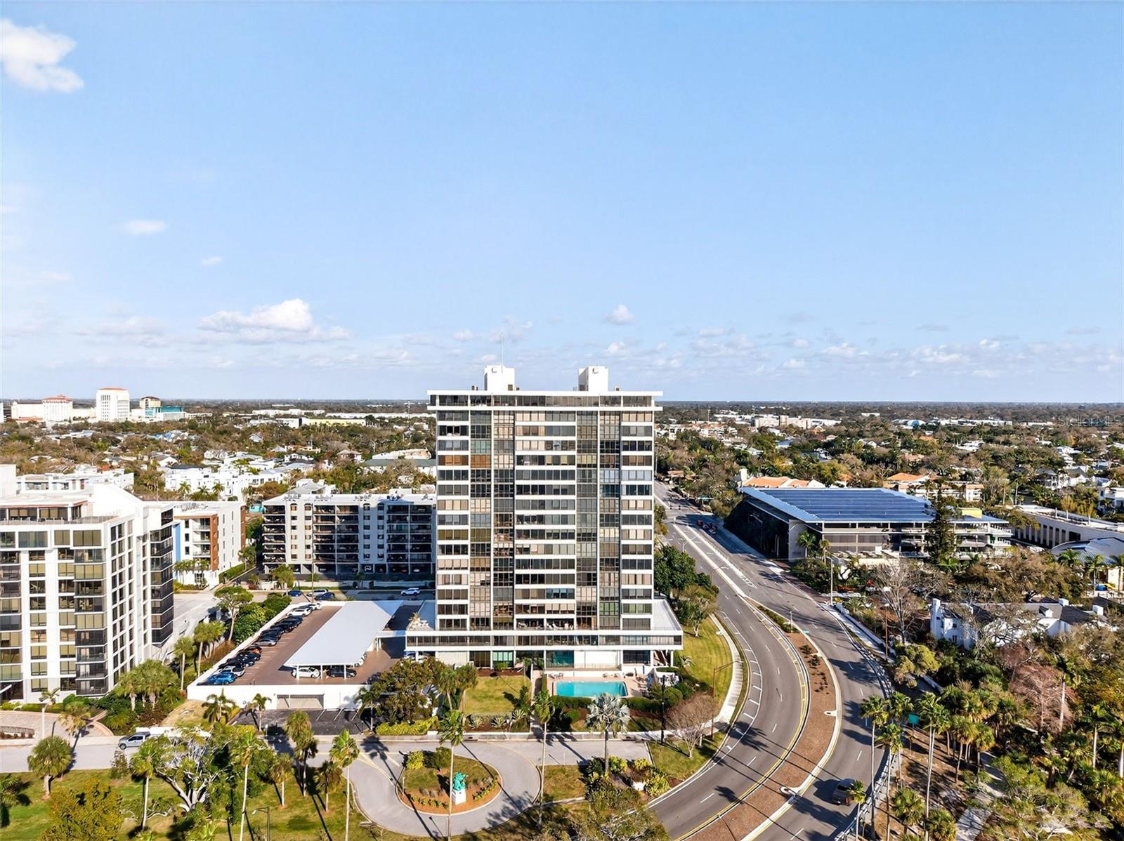 EMBASSY HOUSE - Residential