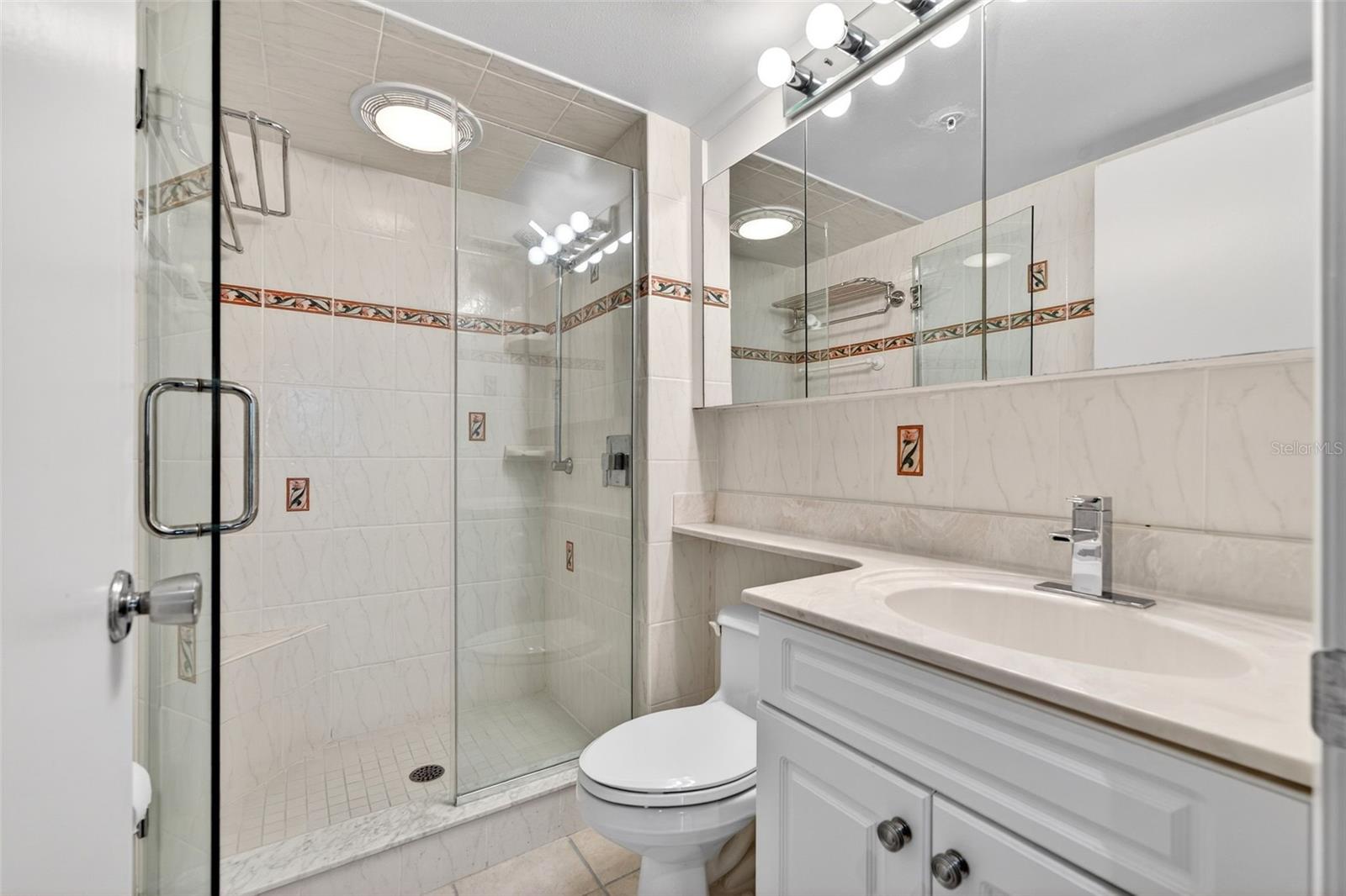 EMBASSY HOUSE - Residential