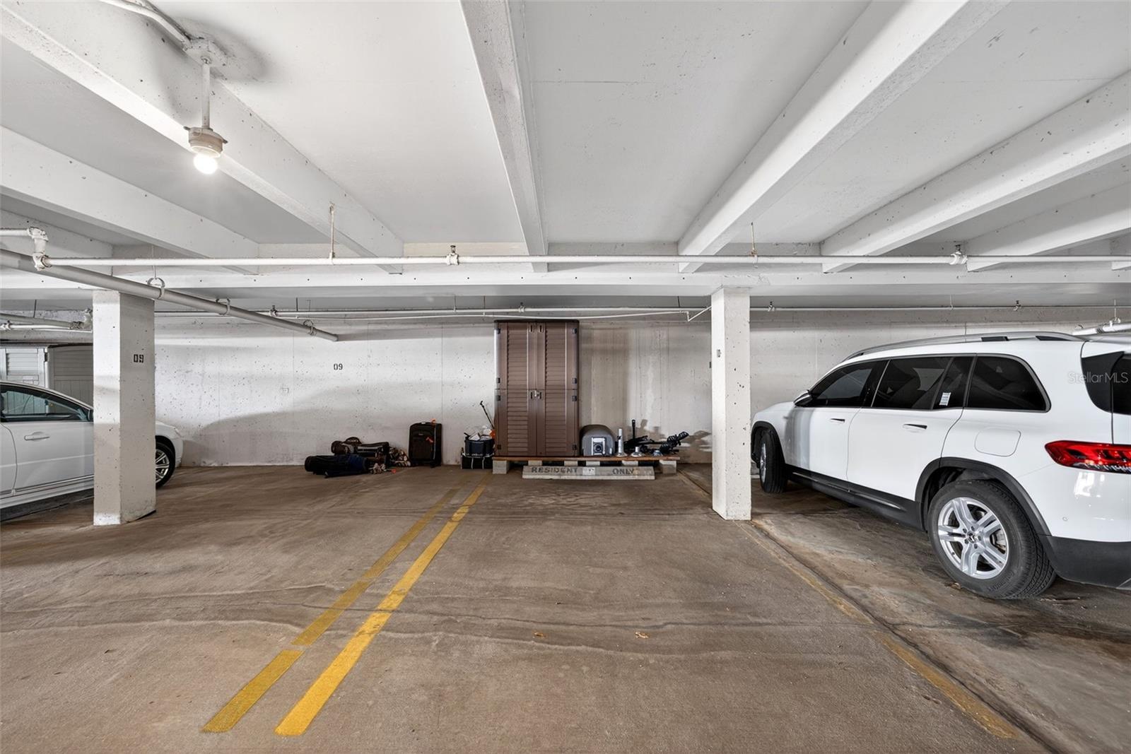 EMBASSY HOUSE - Residential