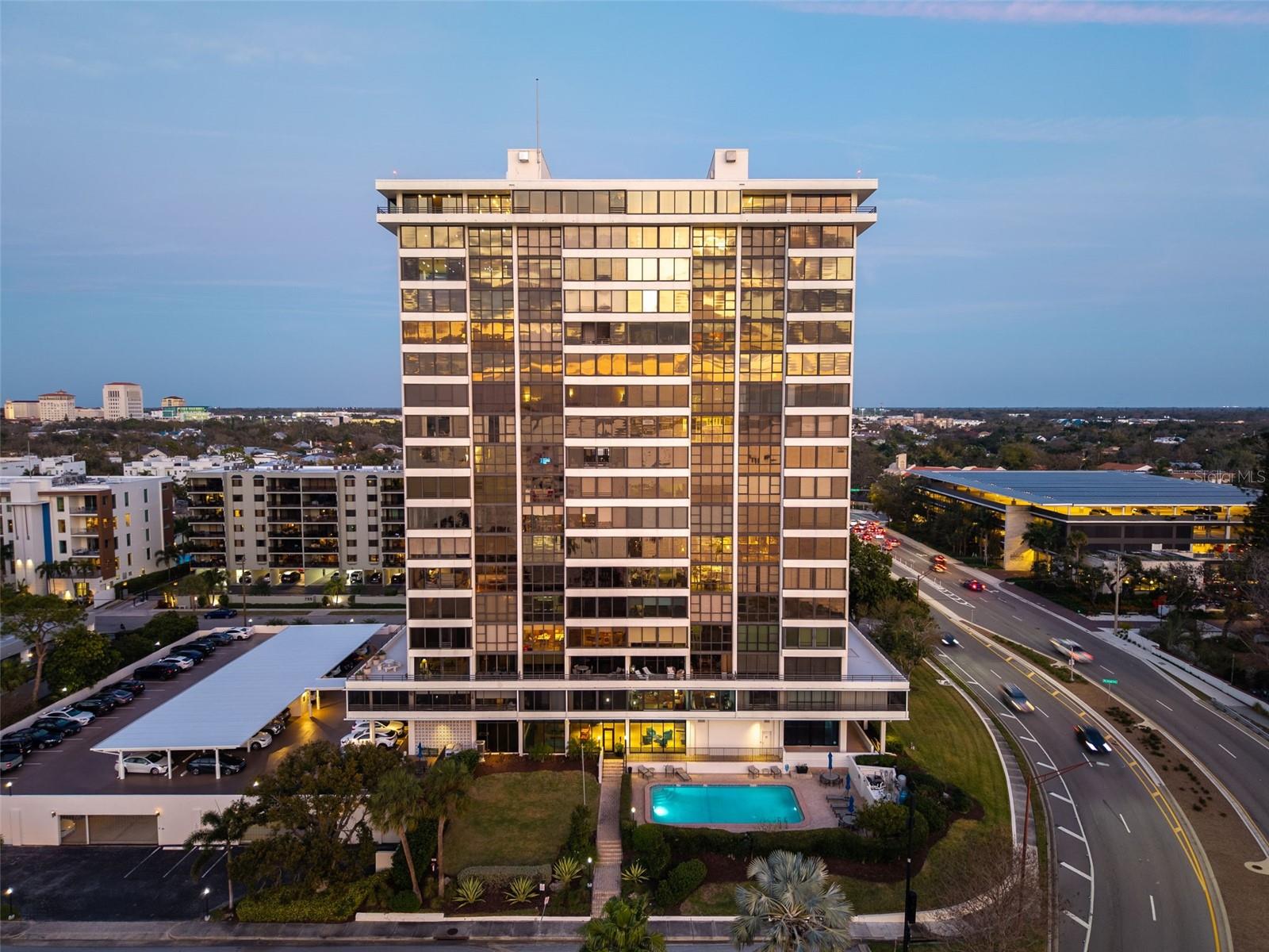 EMBASSY HOUSE - Residential