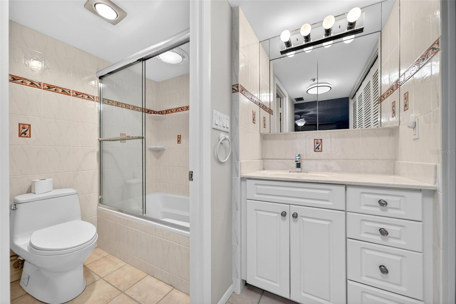 EMBASSY HOUSE - Residential