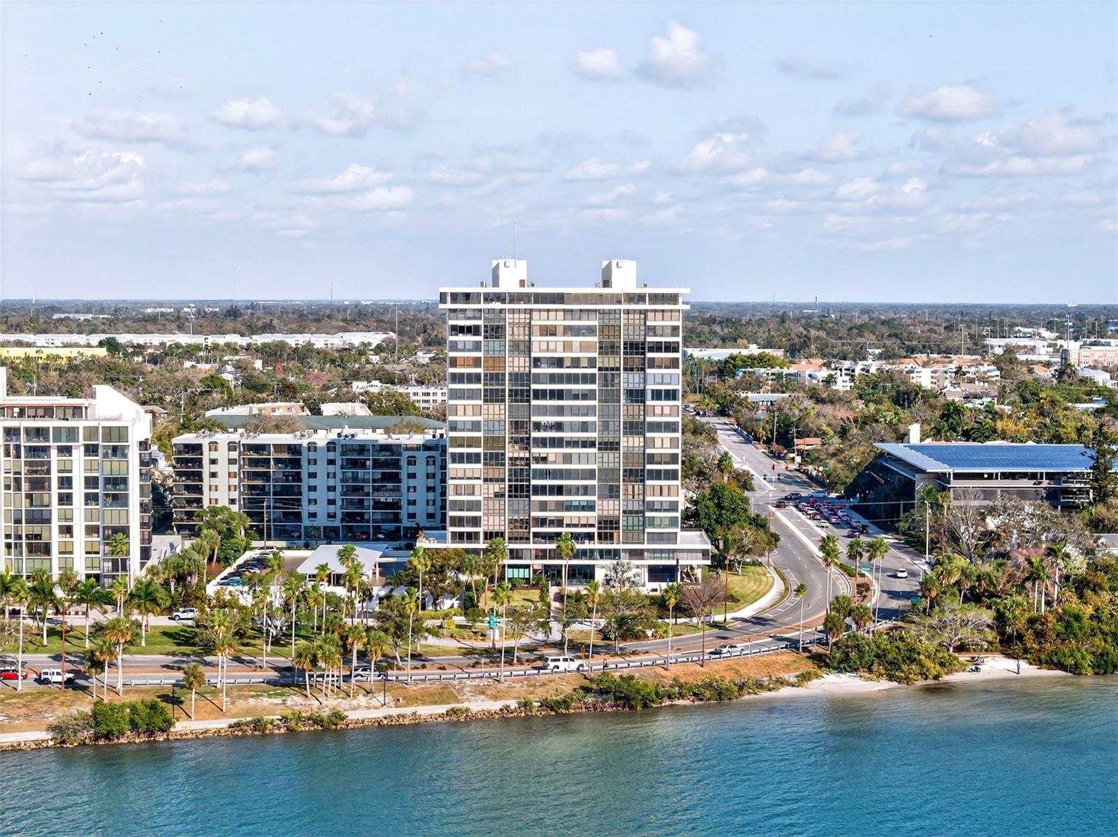 EMBASSY HOUSE - Residential