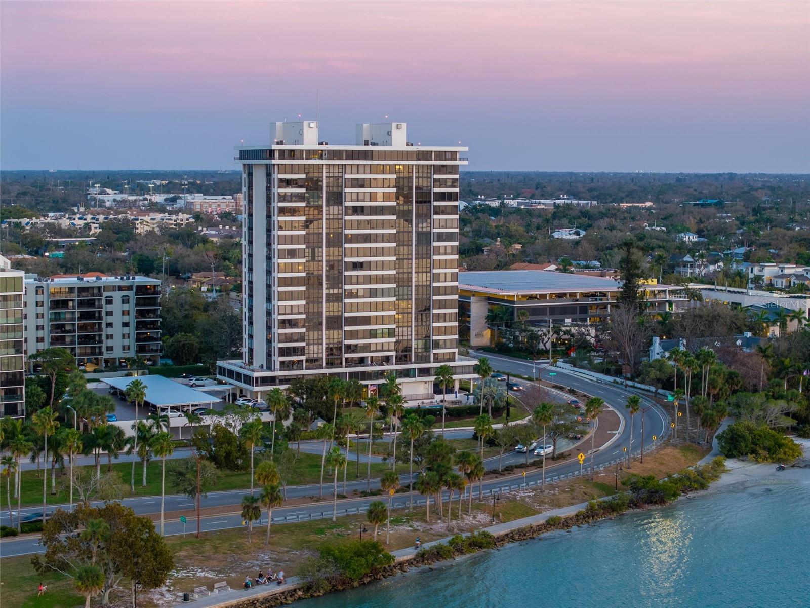 EMBASSY HOUSE - Residential