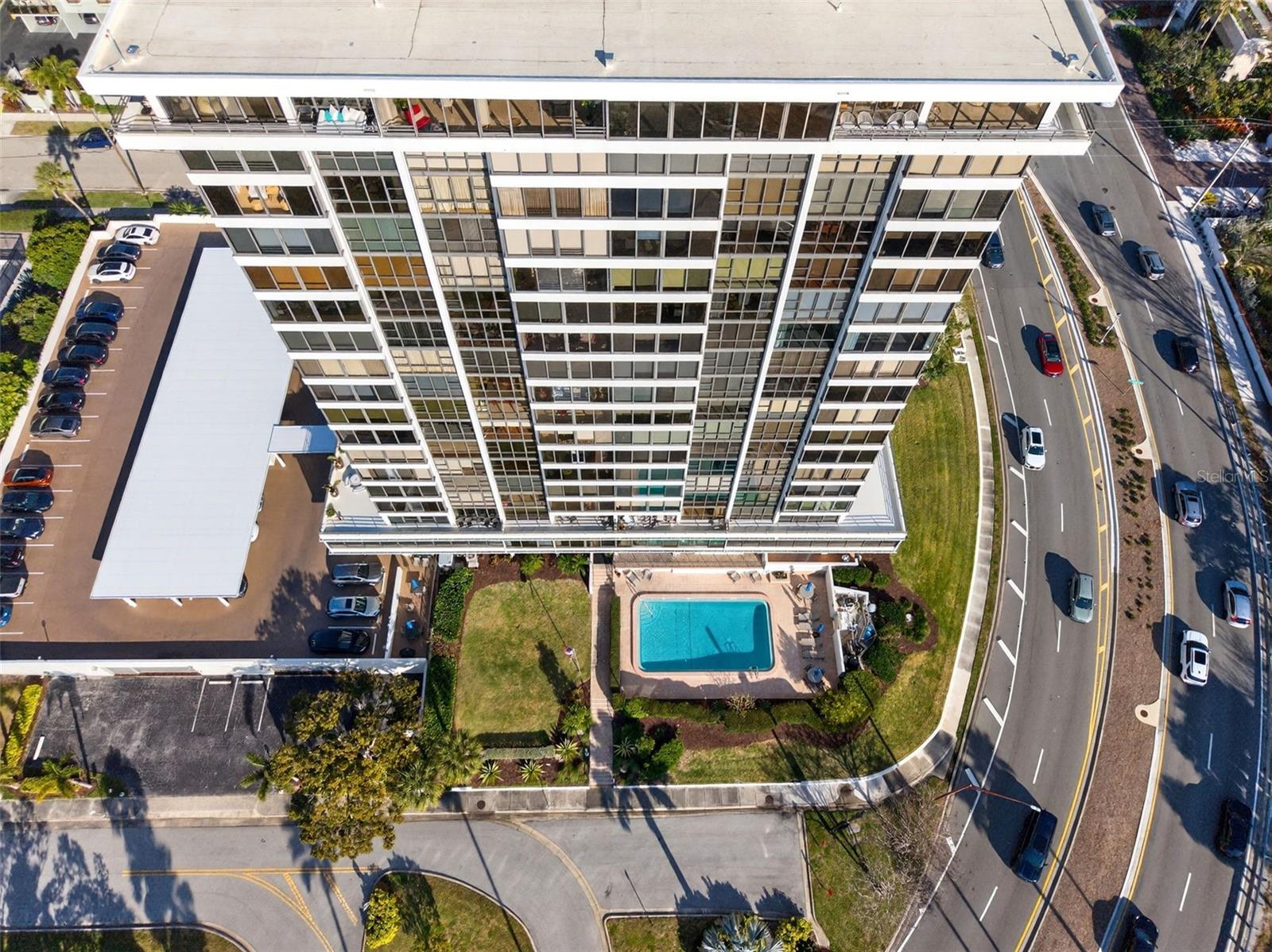 EMBASSY HOUSE - Residential