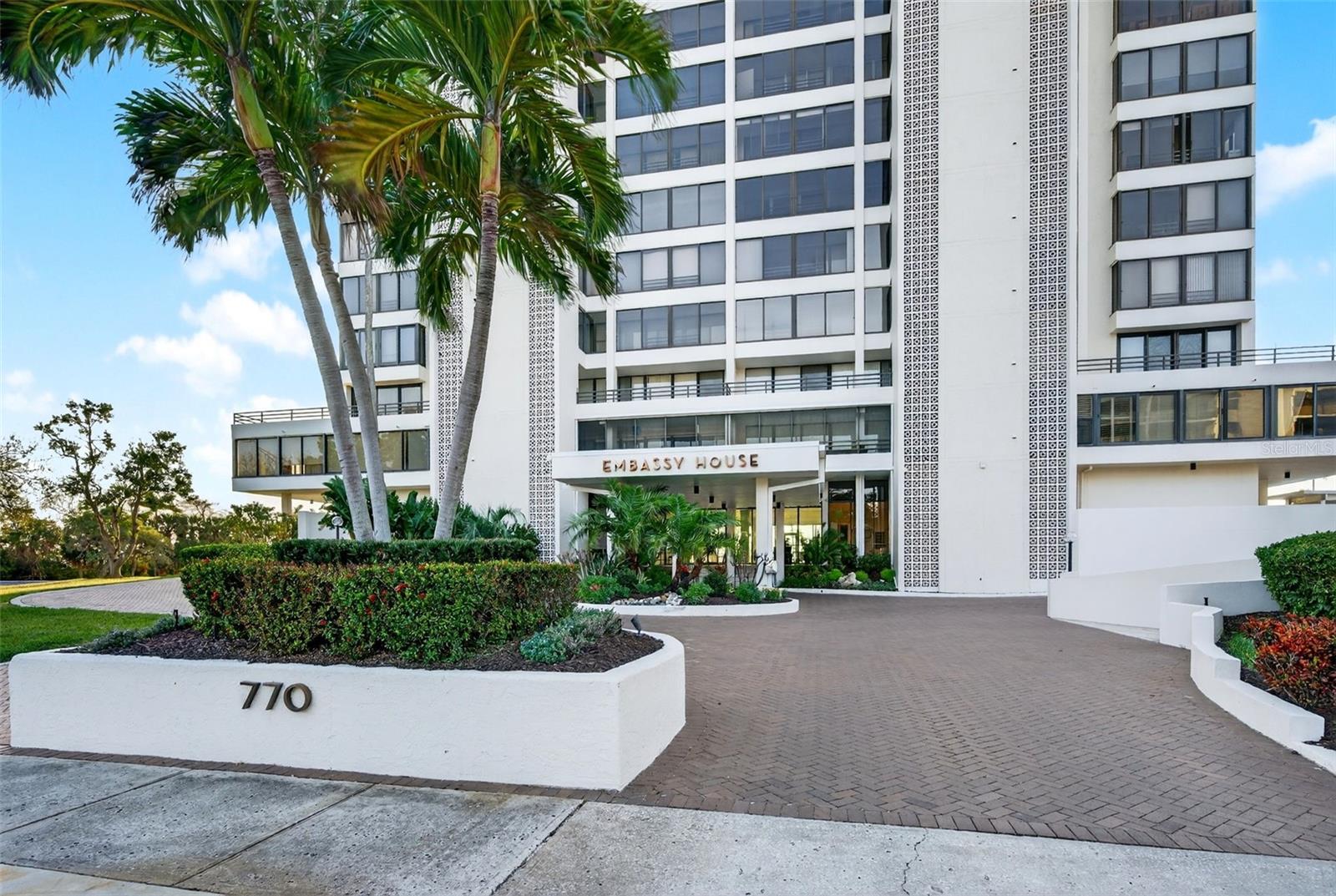 EMBASSY HOUSE - Residential