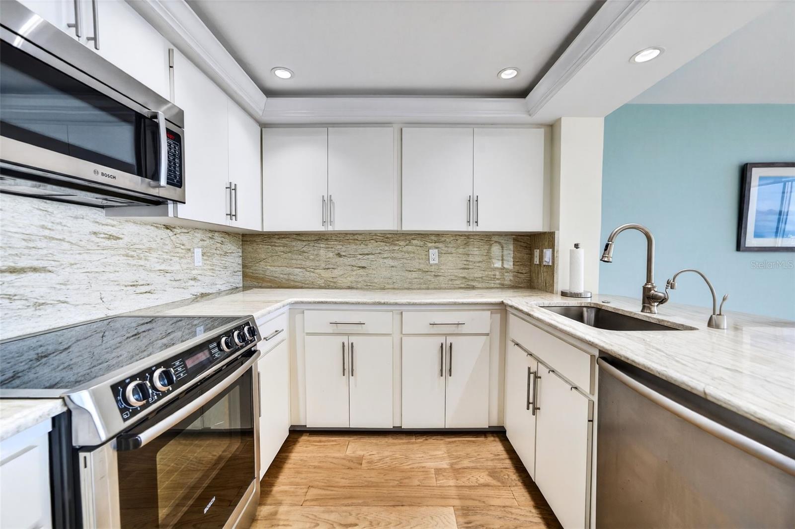 EMBASSY HOUSE - Residential