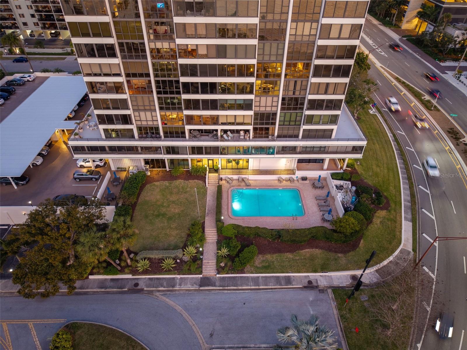 EMBASSY HOUSE - Residential